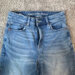 American Eagle Stretch High Rise Mom Jeans Size 2